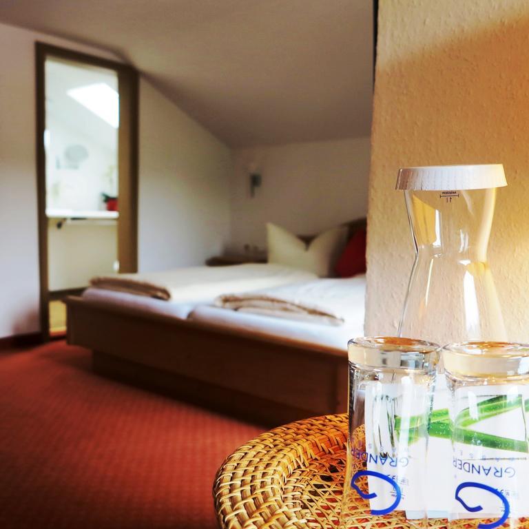 Gaestehaus Schmid Hotel โอเบอร์สเทาเฟิน ภายนอก รูปภาพ