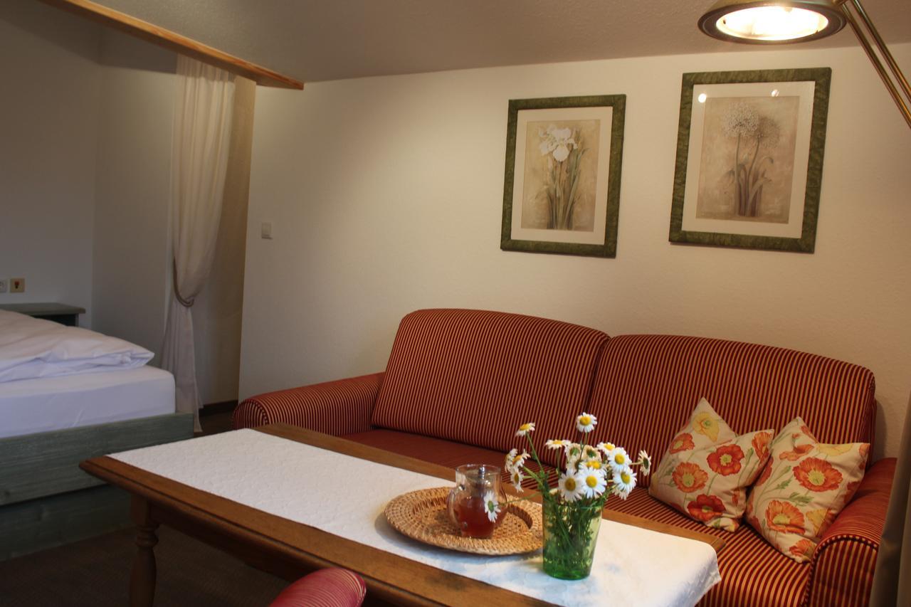 Gaestehaus Schmid Hotel โอเบอร์สเทาเฟิน ภายนอก รูปภาพ