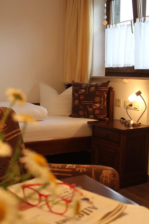 Gaestehaus Schmid Hotel โอเบอร์สเทาเฟิน ภายนอก รูปภาพ