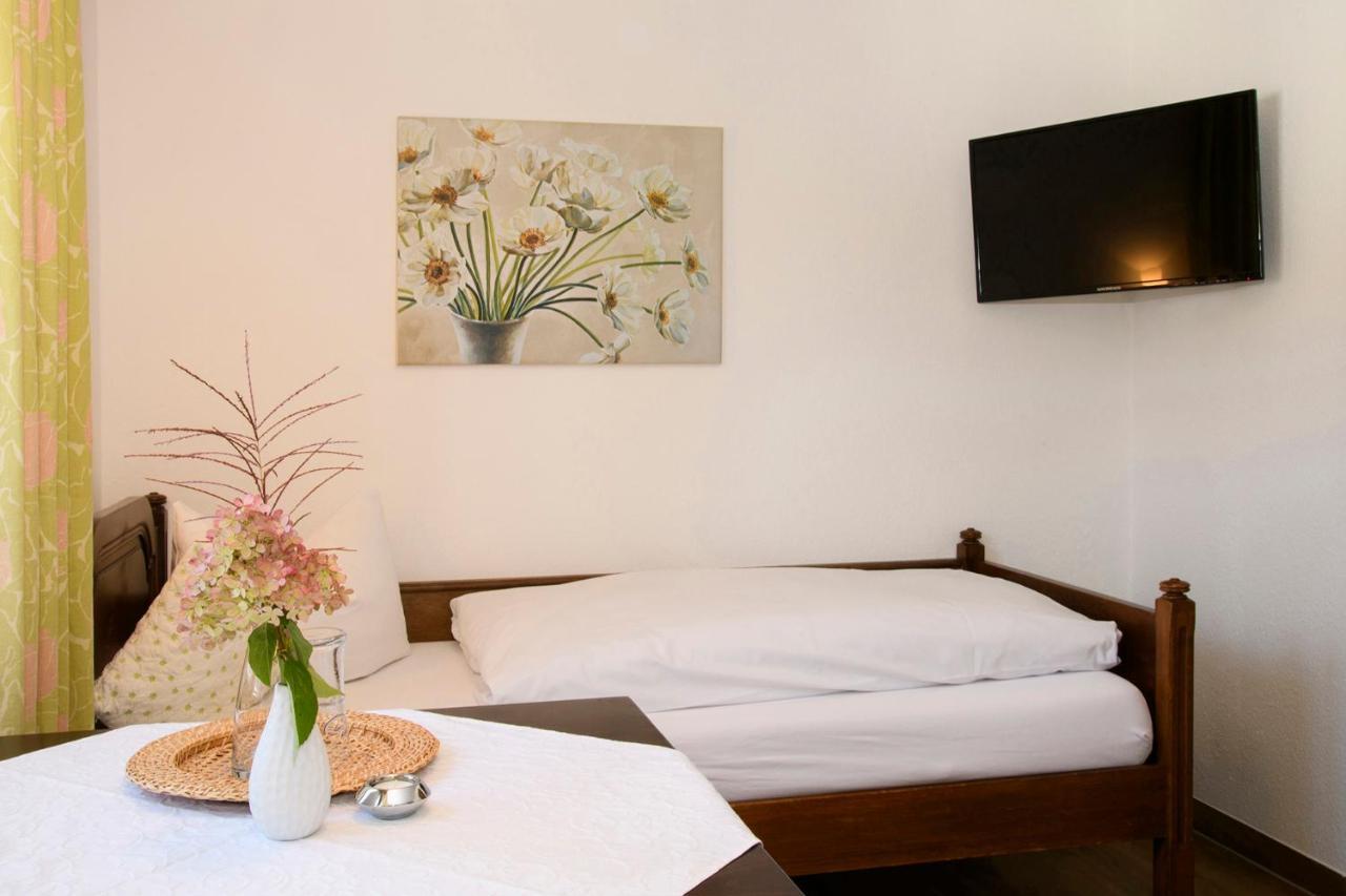 Gaestehaus Schmid Hotel โอเบอร์สเทาเฟิน ภายนอก รูปภาพ
